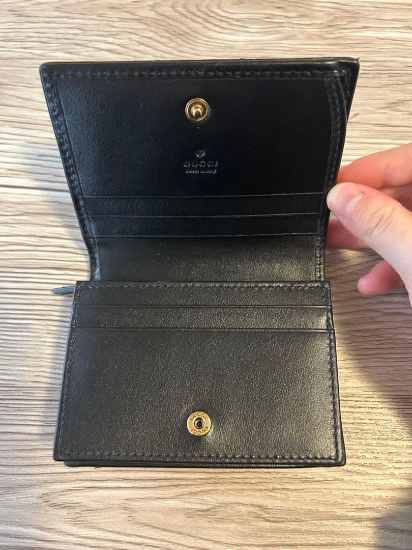 GUCCI ブラック 二つ折り財布