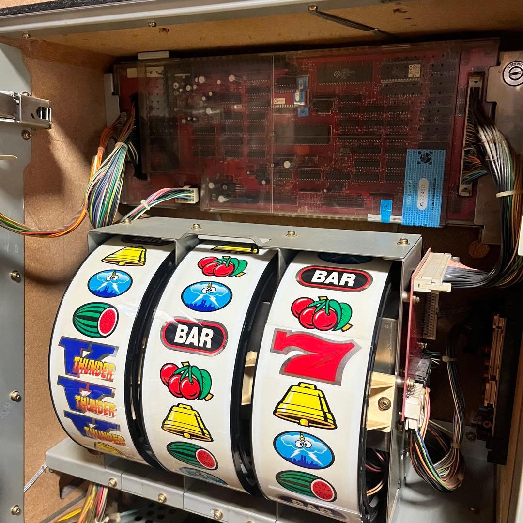 レトロ　スロット台　パチスロ　サンダーV 株式会社MACY