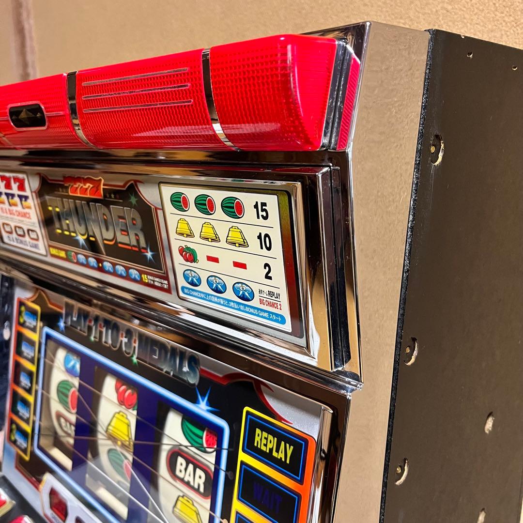 レトロ　スロット台　パチスロ　サンダーV 株式会社MACY