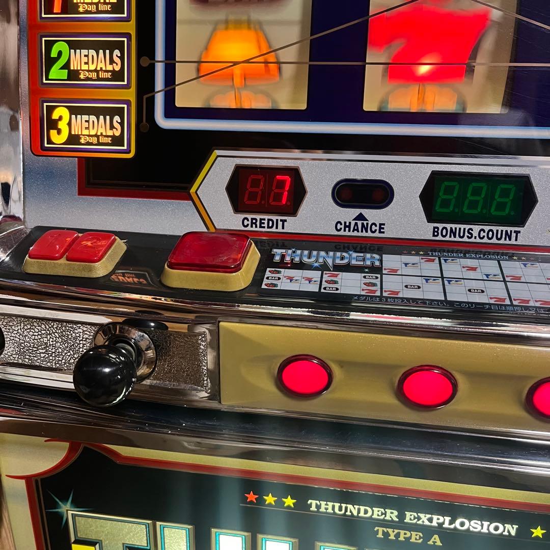 レトロ　スロット台　パチスロ　サンダーV 株式会社MACY