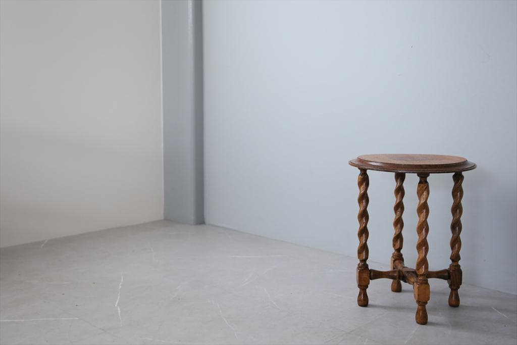 英国アンティーク木製ワインテーブル/サイドテーブル/丸机/飾り棚(90-99)