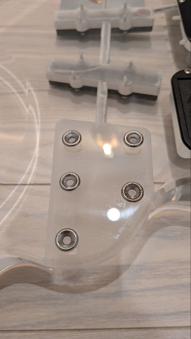 希少　光るエレキベース　アクリル製　LED搭載　ボディのみ　5弦　ステージ映え