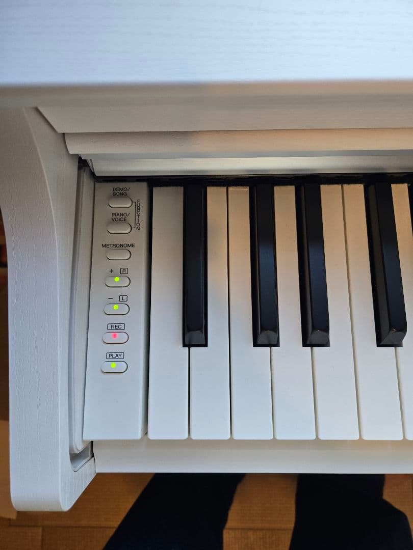 うめ☆Yamaha 88鍵 ホワイト電子ピアノ　ARIUS YDP-163