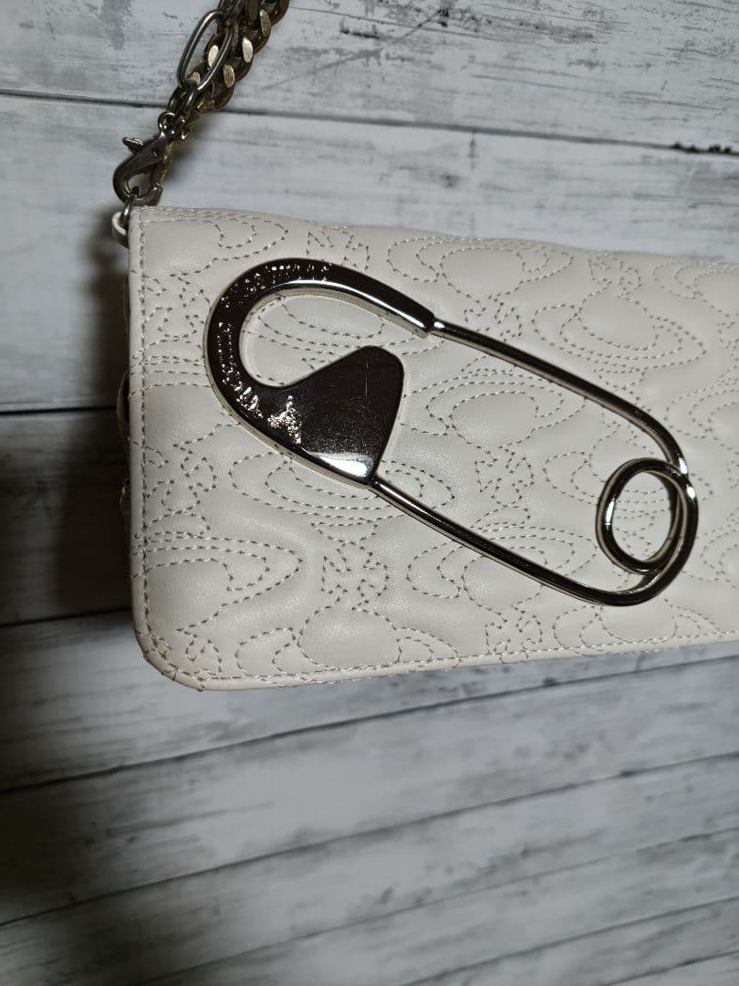 ヴィヴィアンウエストウッド　チェーンショルダーバッグ　安全ピン