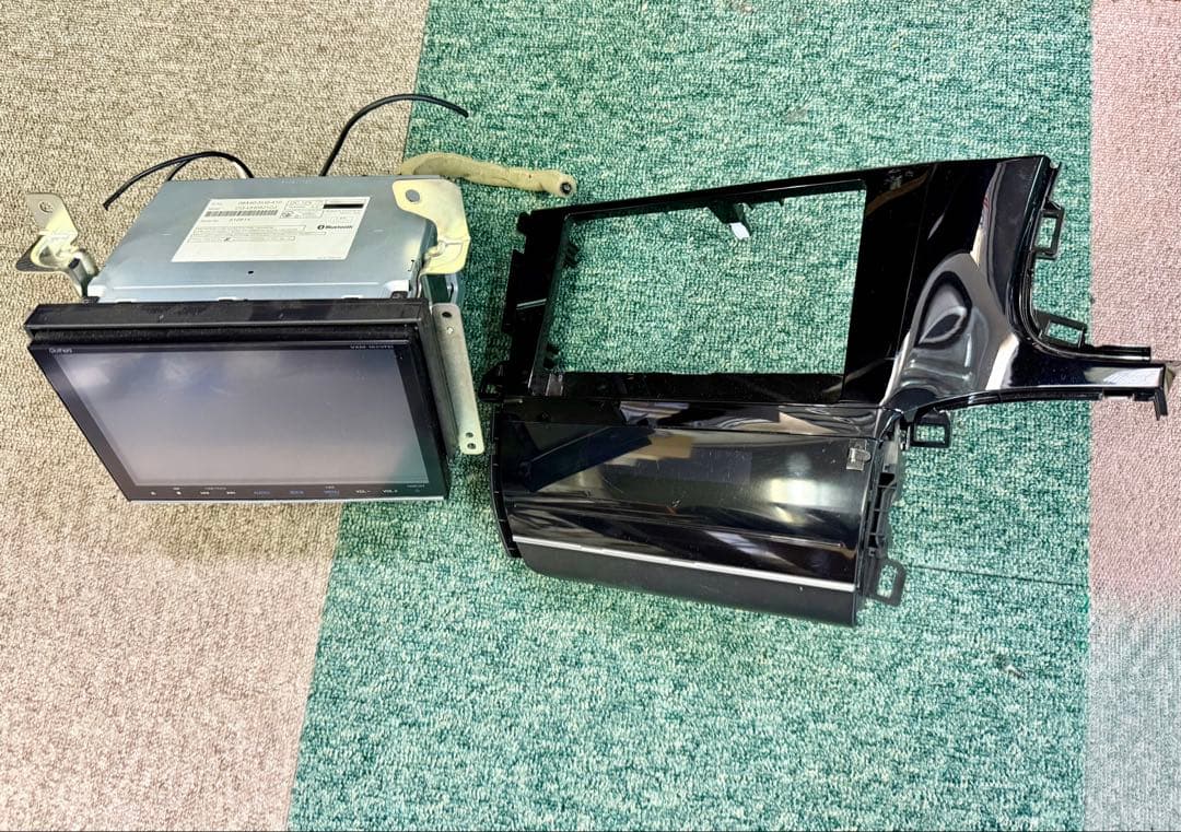 カーナビ本体 VXM-165VFEi セキュリティコード入力機能付き