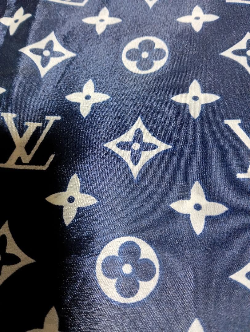 ✦ルイヴィトン・Scarf・ □大✦SILK．25日更にお値引❥ ★ヒロ様が確認