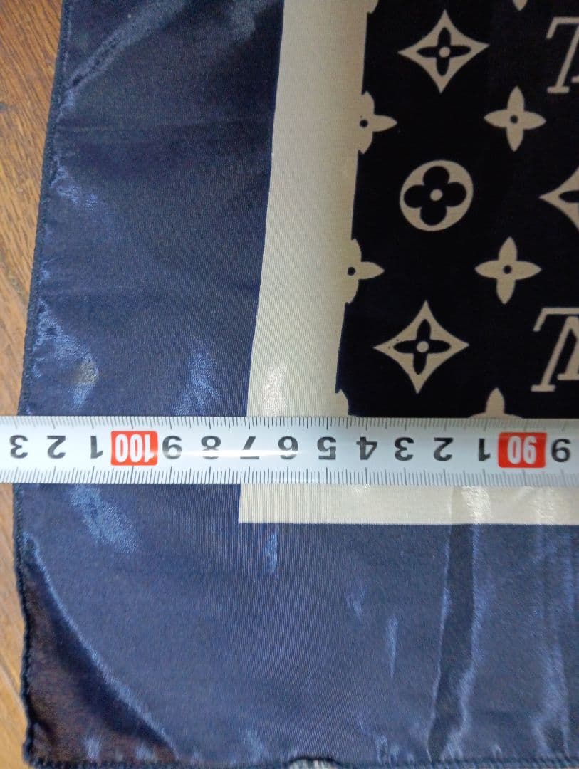 ✦ルイヴィトン・Scarf・ □大✦SILK．25日更にお値引❥ ★ヒロ様が確認