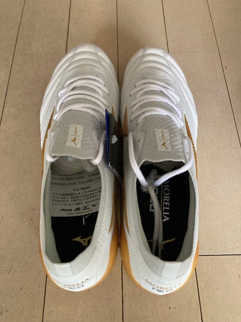 モレリアネオ4βジャパン　白✖️金　27.0㎝　新品。