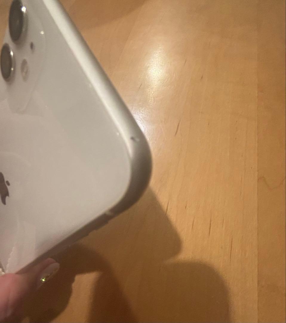 Apple iPhone 11 ホワイト　本体　箱付き