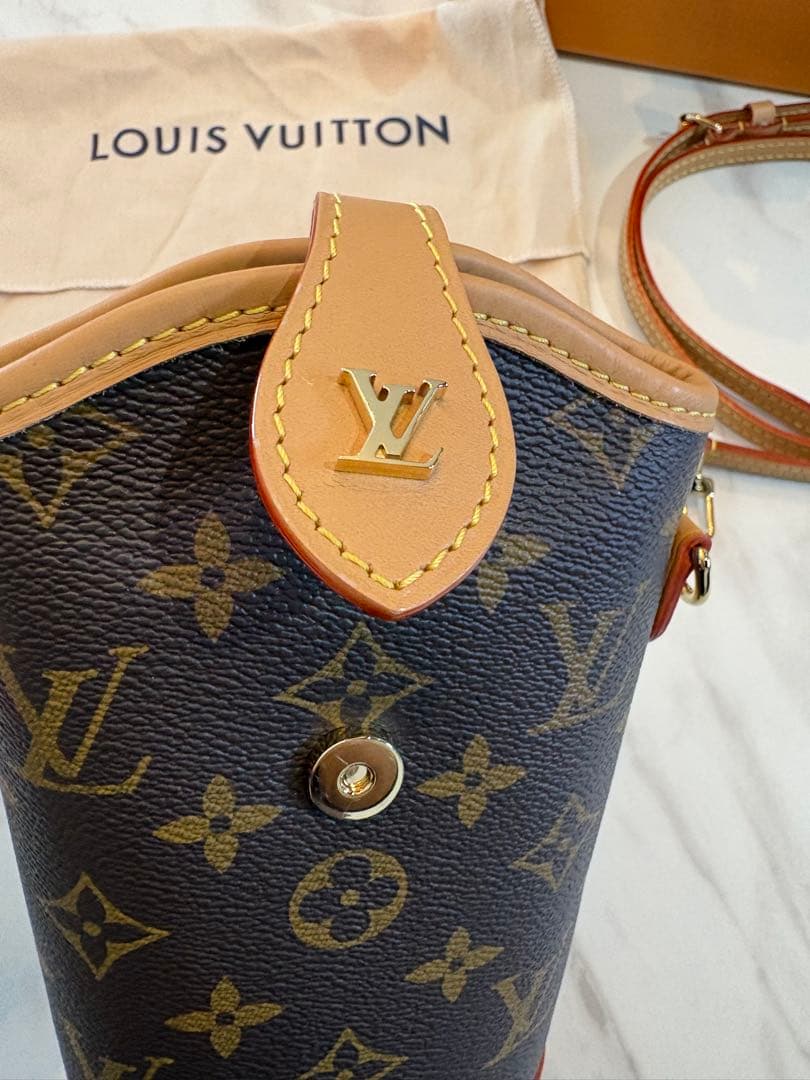 ぴーLouis Vuitton フォールドミーポーチ