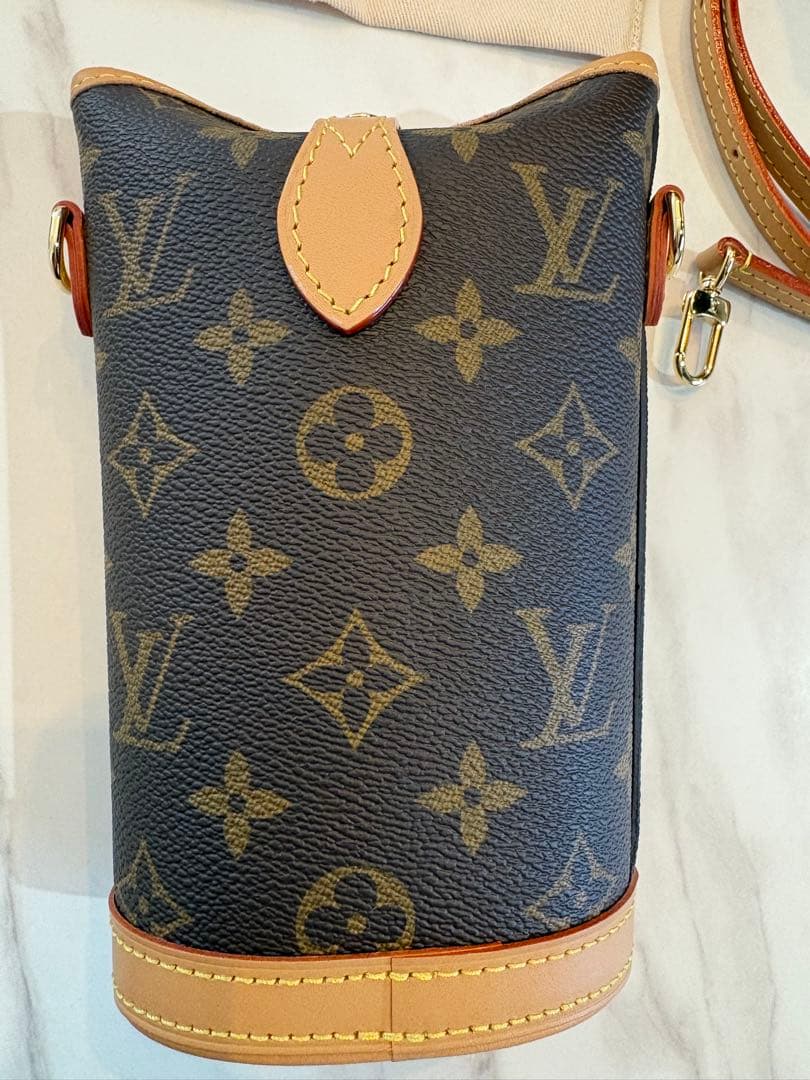 ぴーLouis Vuitton フォールドミーポーチ
