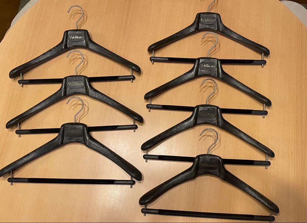 マイネッティ社製Valditaroネーム木製ハンガー 7本＋木製ハンガー4本