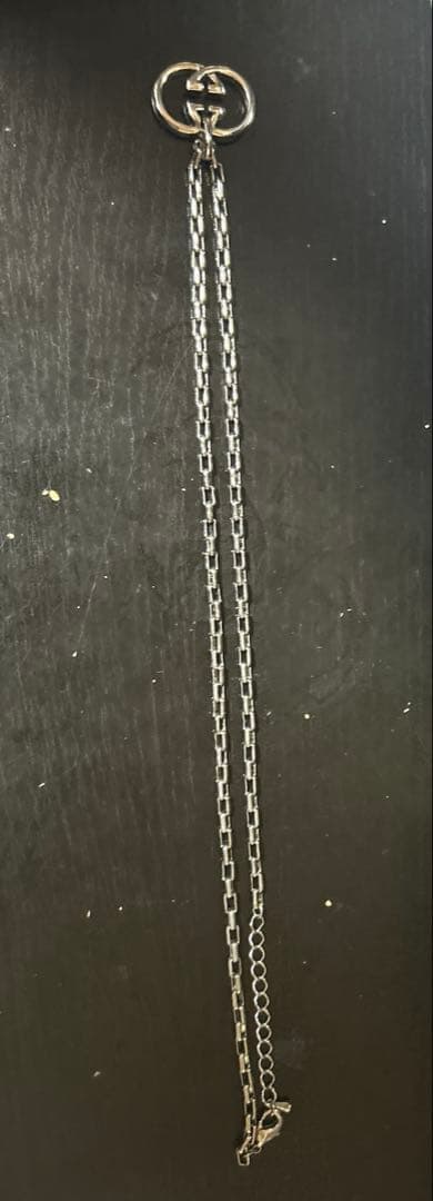 Gucci シルバー アンクレット ロゴ付き