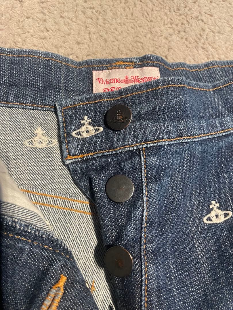Vivienne Westwood 刺繍デニムショートパンツ