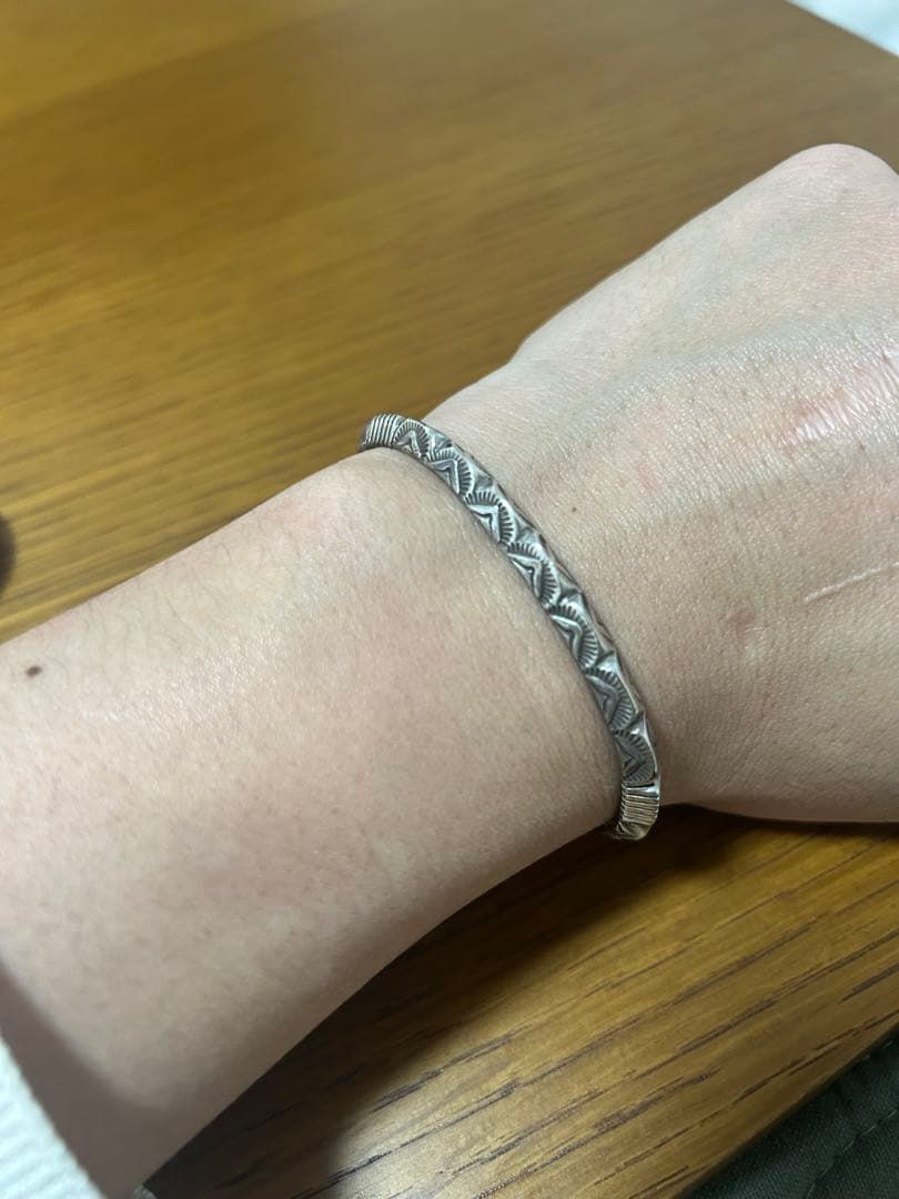 インディアンジュエリー ナバホ族 バングル ジェネバラモーン