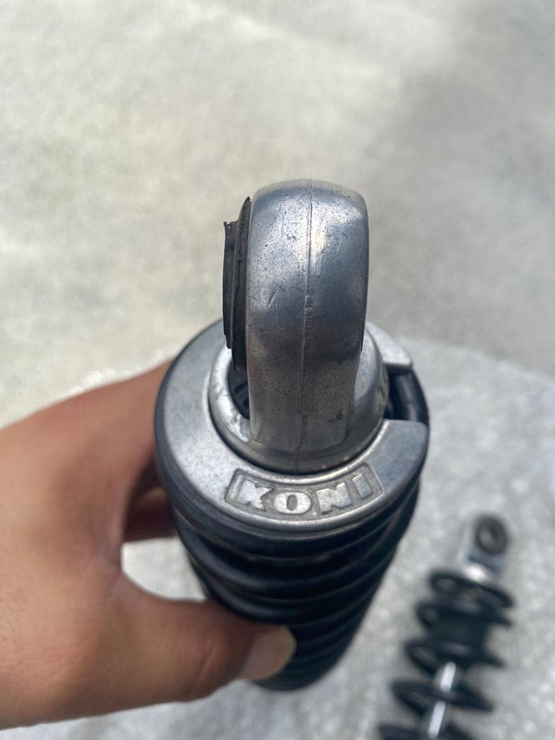 yujiさん専用　KONI リアサスペンション　7610-1343