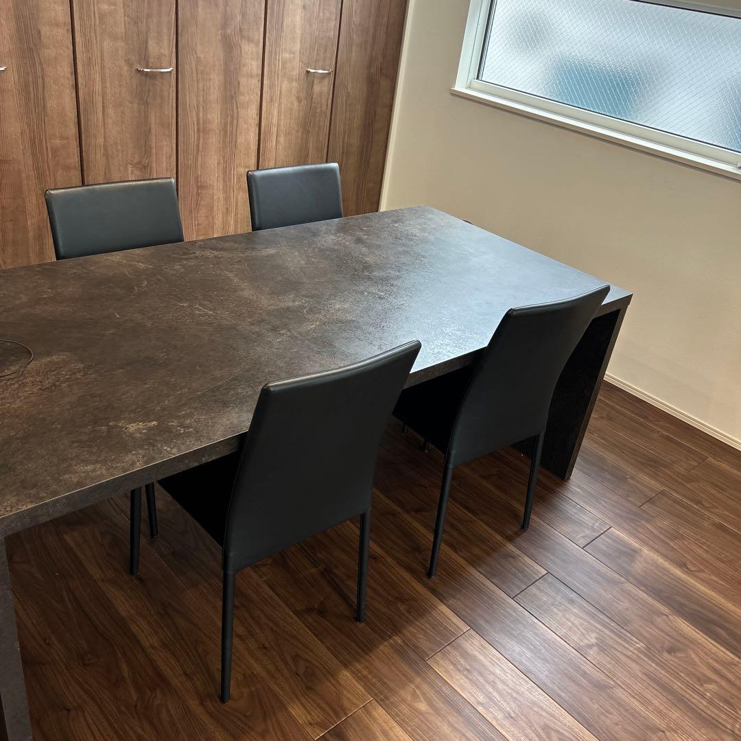 4脚　モダン　ダイニングチェア　ブラック　合皮　スタイリッシュ