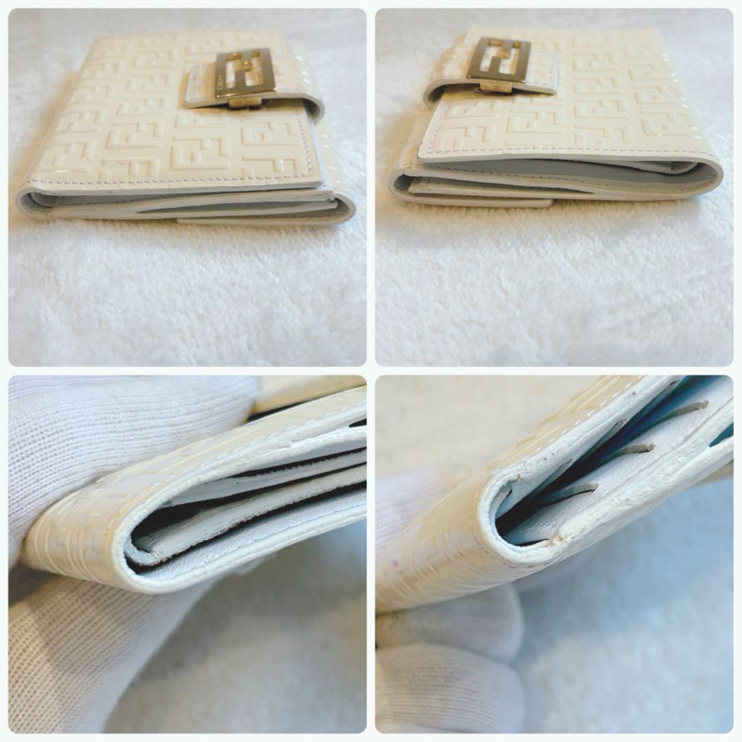 FENDI FFロゴ 型押し エナメル 二つ折り財布 アイボリー 正規品