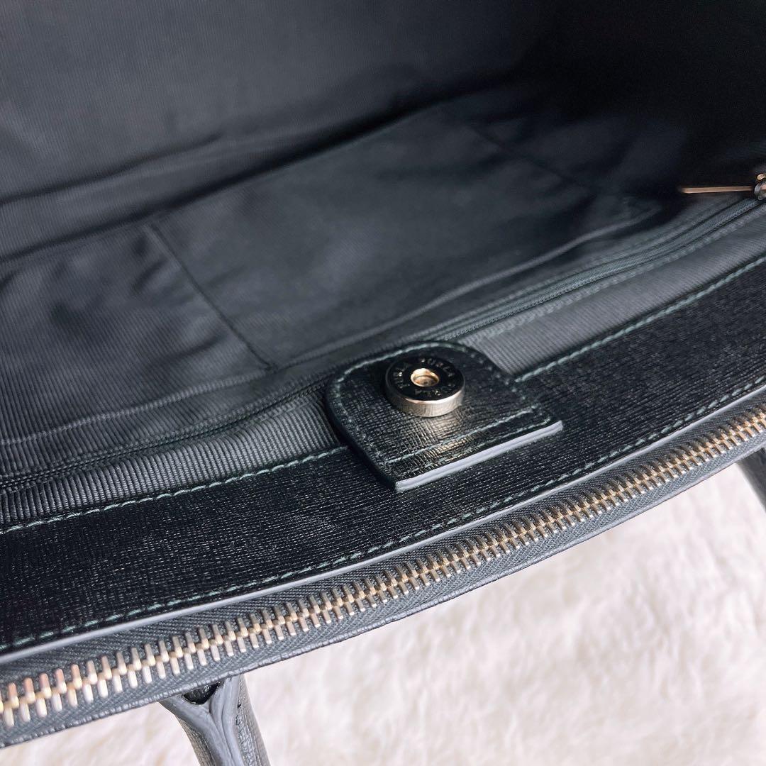 未使用☆FURLAフルラ トートバッグ レザー ブラック 大きい鞄 A4収納