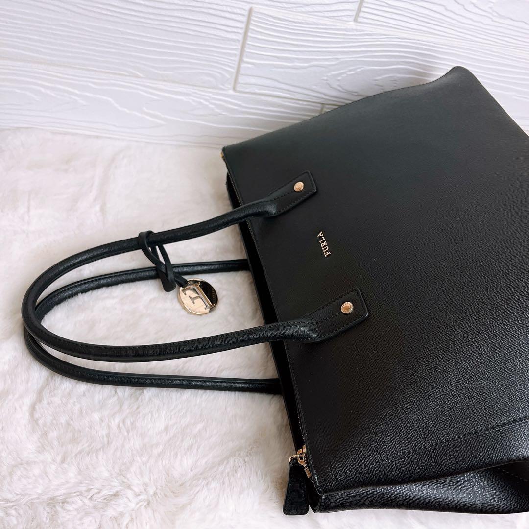 未使用☆FURLAフルラ トートバッグ レザー ブラック 大きい鞄 A4収納