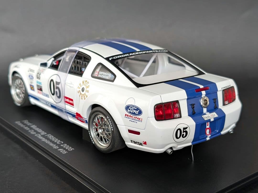 オートアート 1/18 フォード マスタング FR500C 2005 #5