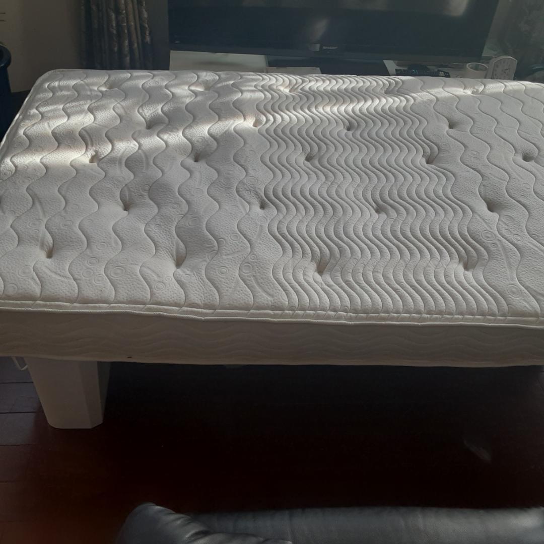 【美品！シモンズ　セミダブルマットレス　ビューティレストMaxima　引取歓迎】