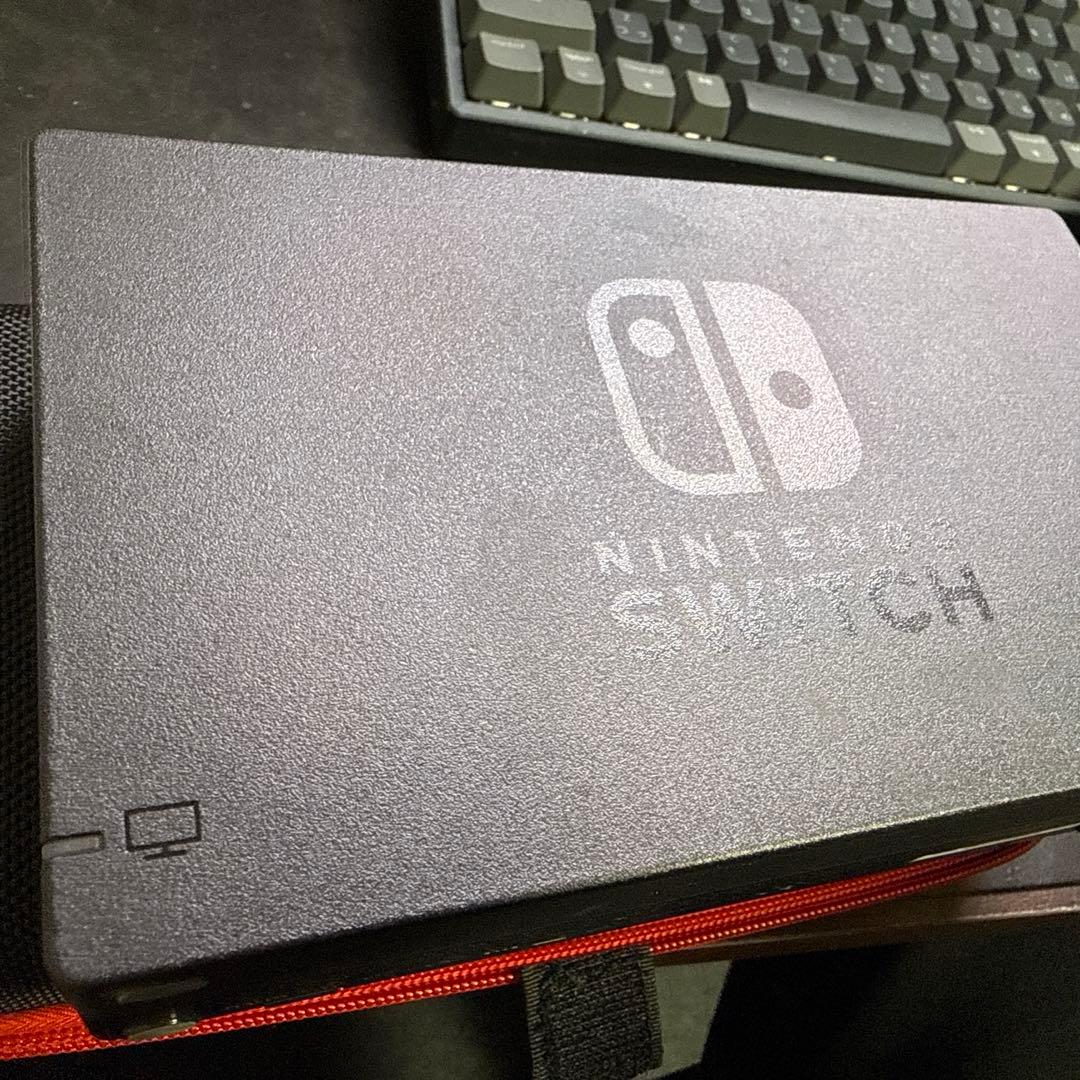 【美品】Nintendo Switch 本体セット（ケース・純正充電器付）