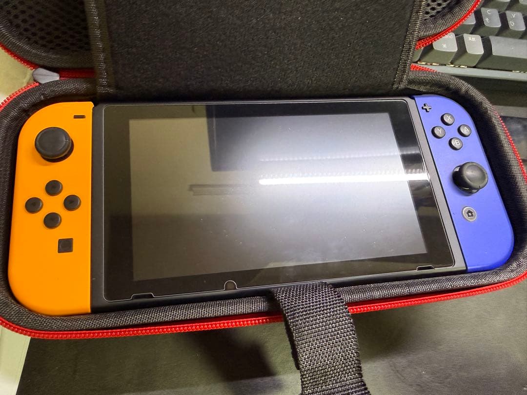 【美品】Nintendo Switch 本体セット（ケース・純正充電器付）