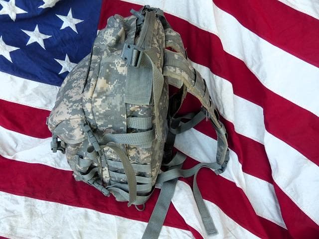 米軍実物 MOLLE アサルトパック ACU リュック　P44