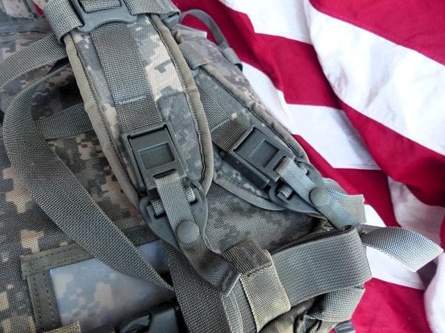 米軍実物 MOLLE アサルトパック ACU リュック　P44