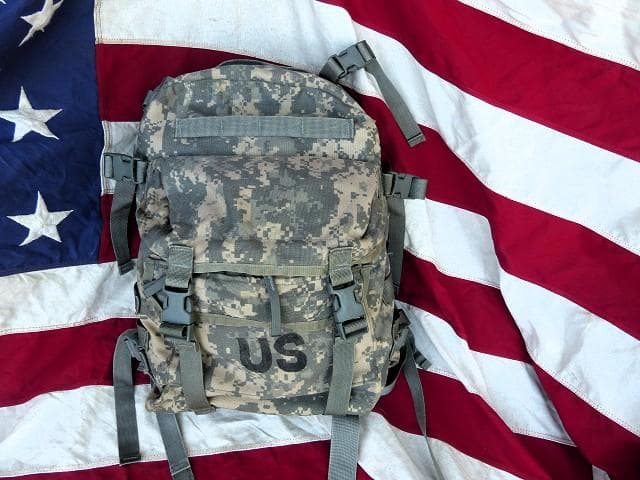 米軍実物 MOLLE アサルトパック ACU リュック　P44
