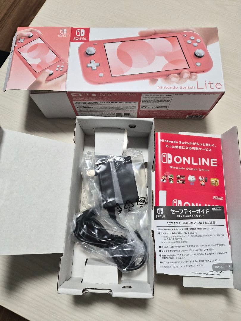 【美品】Nintendo Switch Lite コーラルピンク