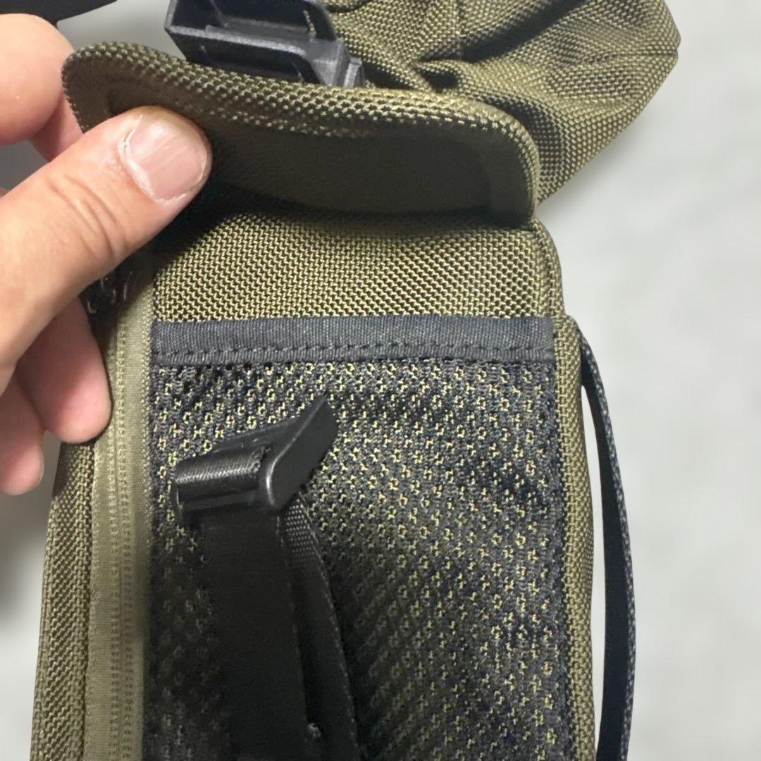 ムータ　ムータマリ　ショルダーバッグ　マルチポーチ　極美品　カーキ