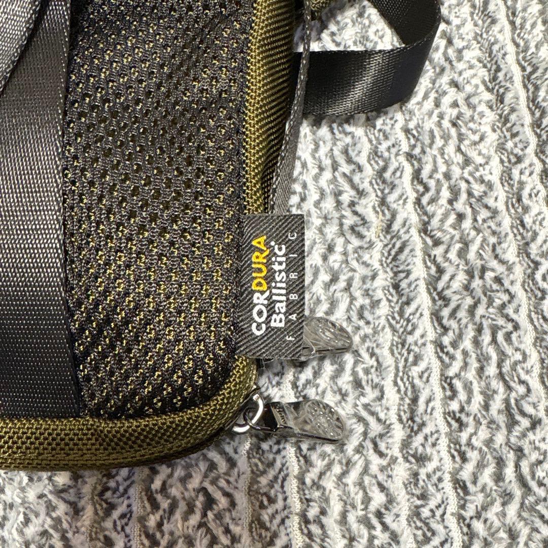 ムータ　ムータマリ　ショルダーバッグ　マルチポーチ　極美品　カーキ