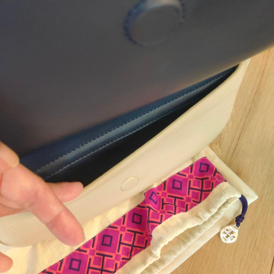 週末SALE✮　トリバーチ 新品　ショルダー レザー