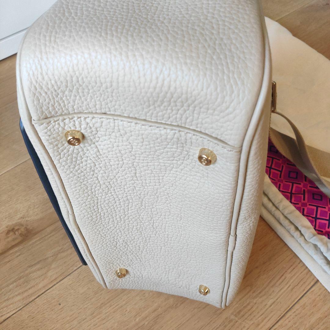 週末SALE✮　トリバーチ 新品　ショルダー レザー