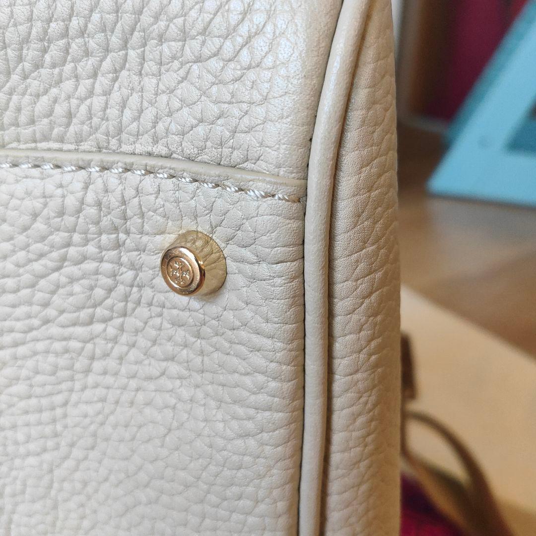 週末SALE✮　トリバーチ 新品　ショルダー レザー