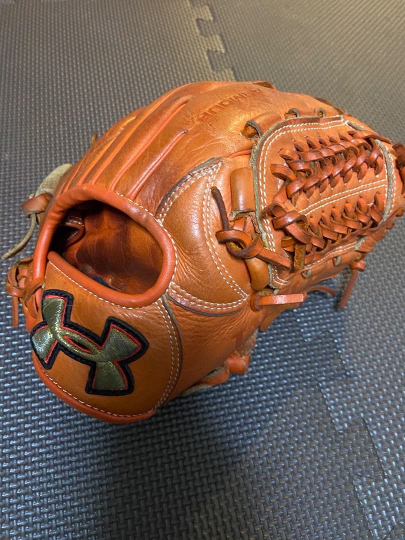 Under Armour 少年軟式グローブ