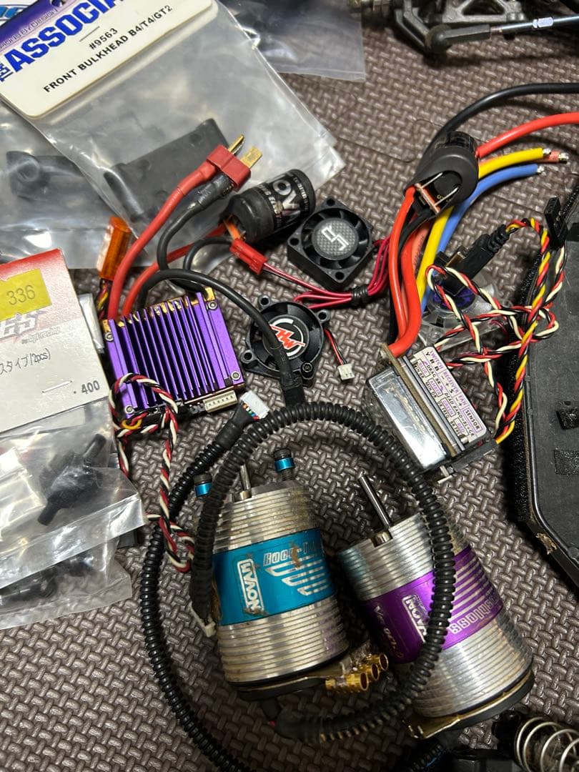 セールASSOCIATED 車体 入手困難新品付属品多数スペアボディ