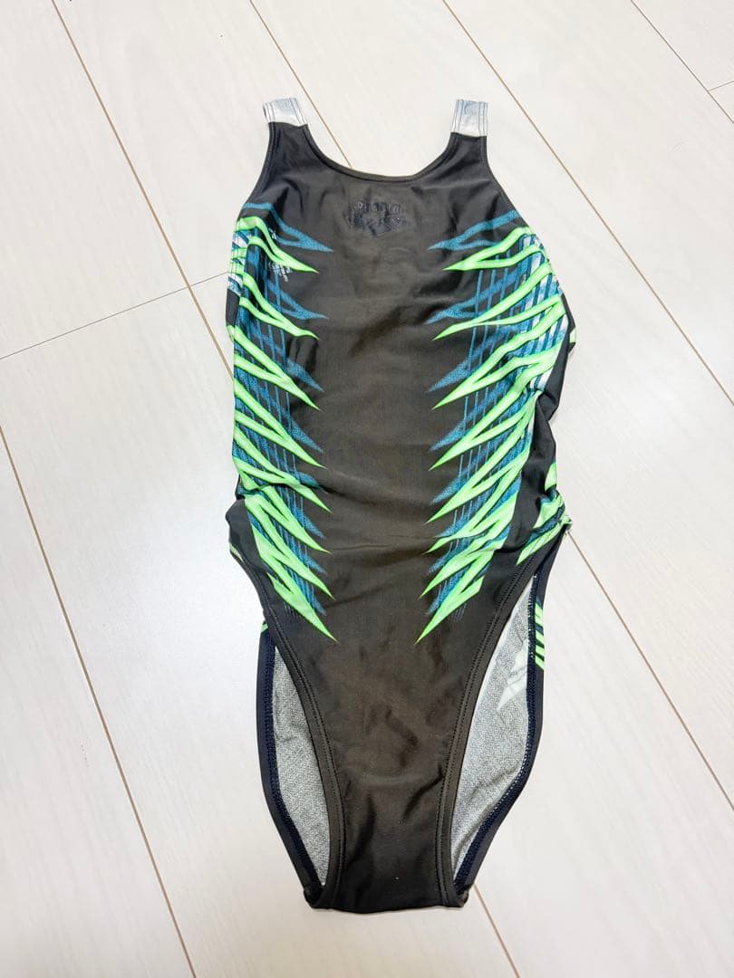 【レア】アリーナ　競泳水着　ストラッシュ　ブラック　Mサイズ