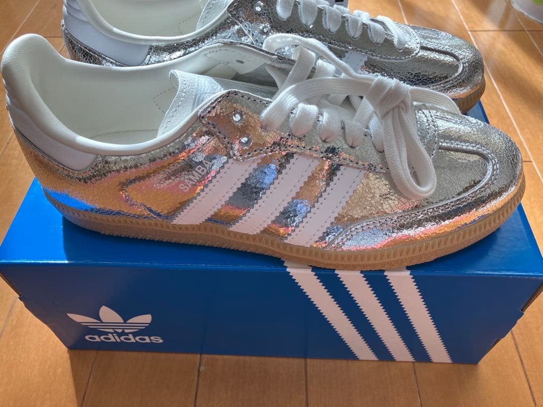 新品未使用adidas/アディダス SAMBA OGWシルバー23.5㎝