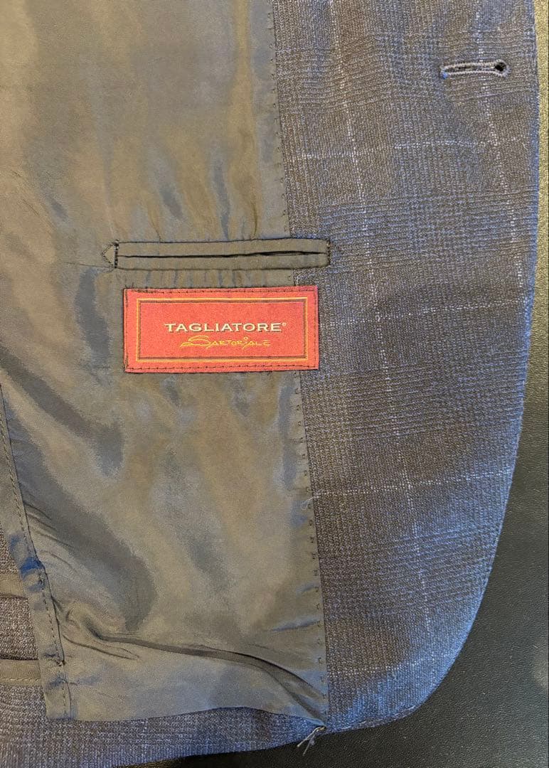 TAGLIATORE ネイビースーツ