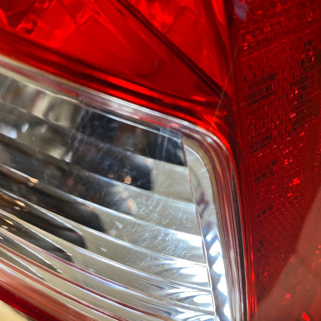 Z34 フェアレディＺ　右テールレンズ