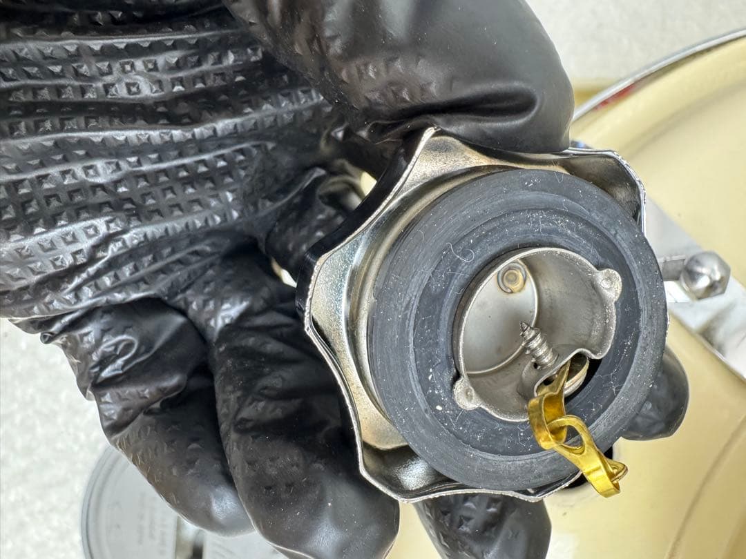 3*8様 Aladdin 石油ストーブ クリーム色