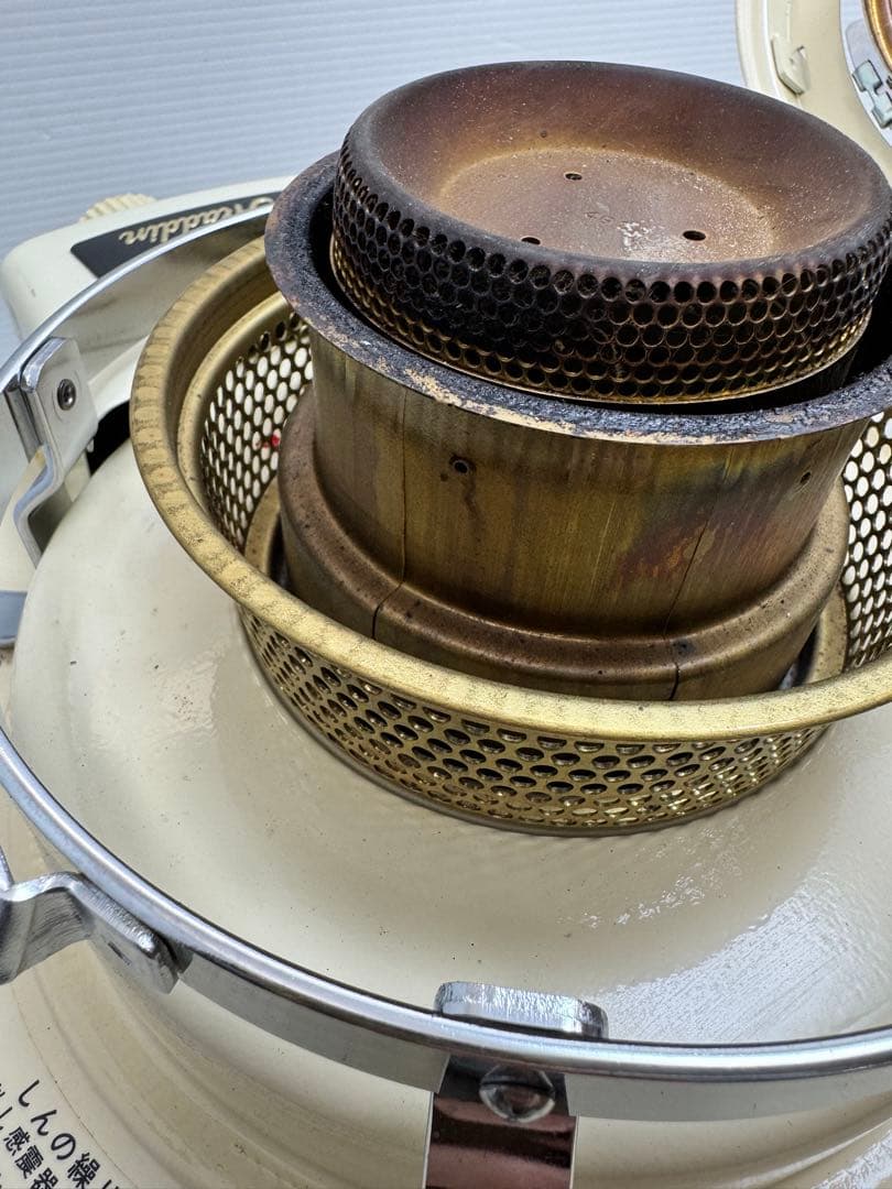 3*8様 Aladdin 石油ストーブ クリーム色