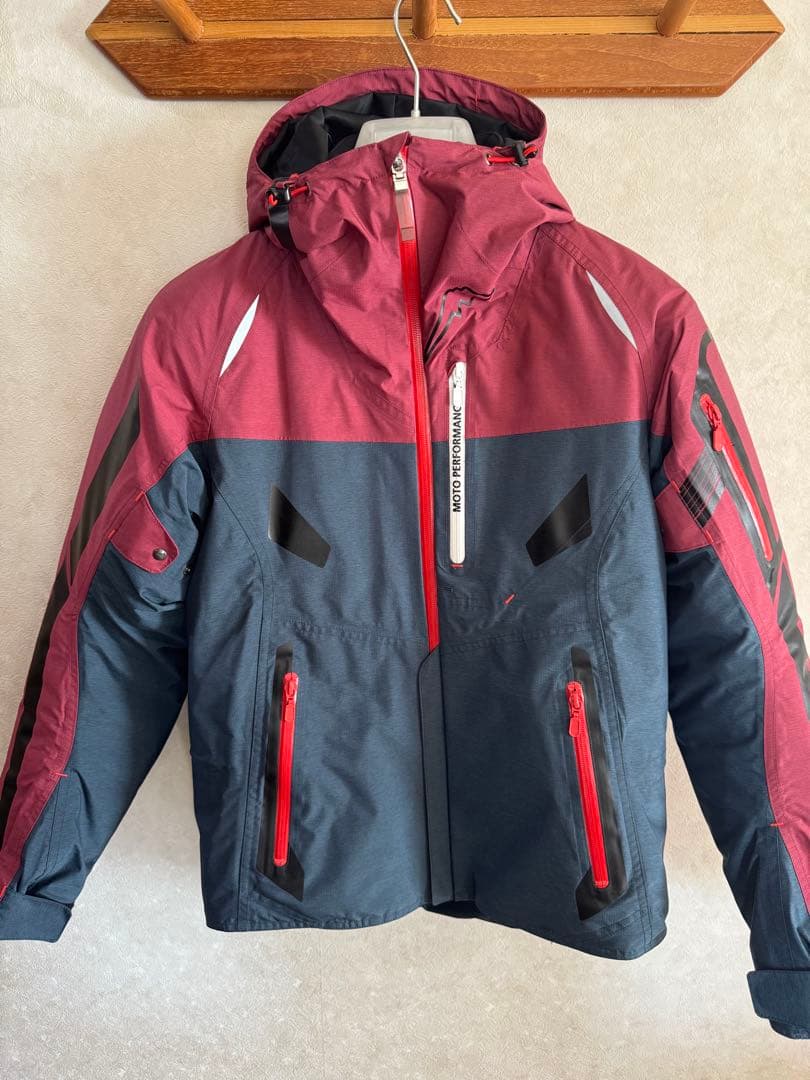 クシタニ・ウインターアメニタジャケット　Mサイズ