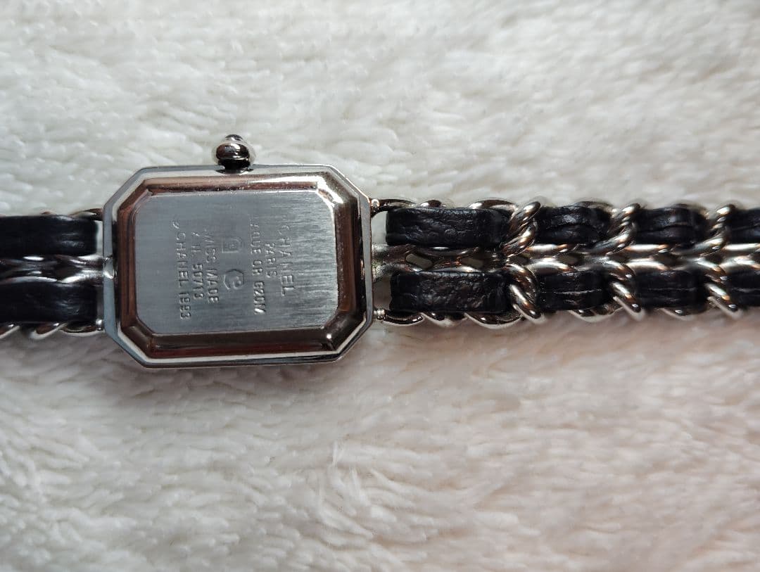 CHANEL 腕時計 ブラック シルバー（イミテーション）