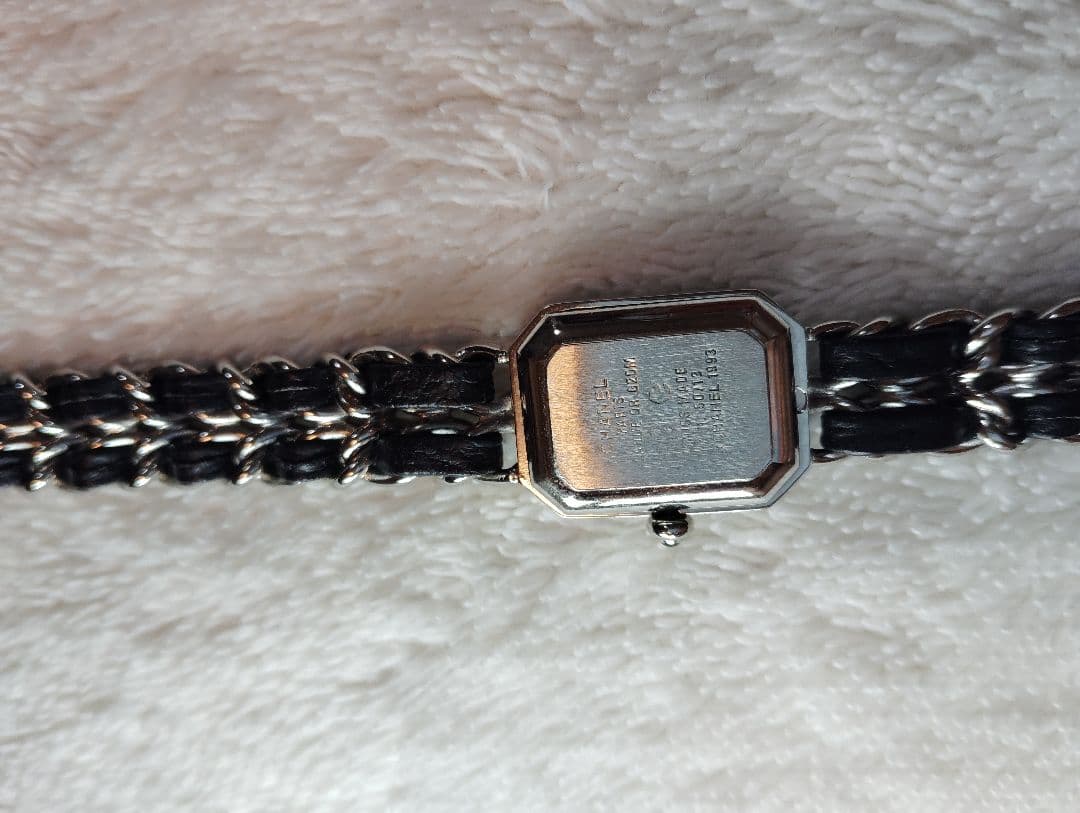 CHANEL 腕時計 ブラック シルバー（イミテーション）