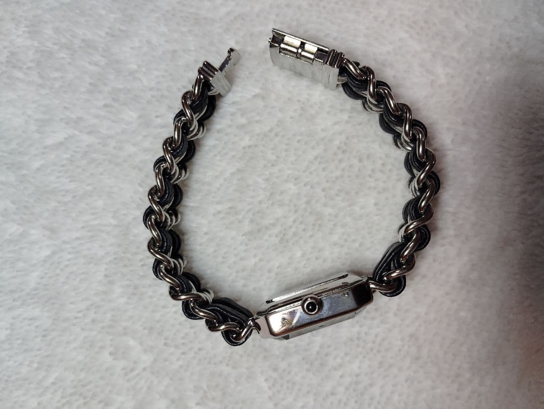 CHANEL 腕時計 ブラック シルバー（イミテーション）