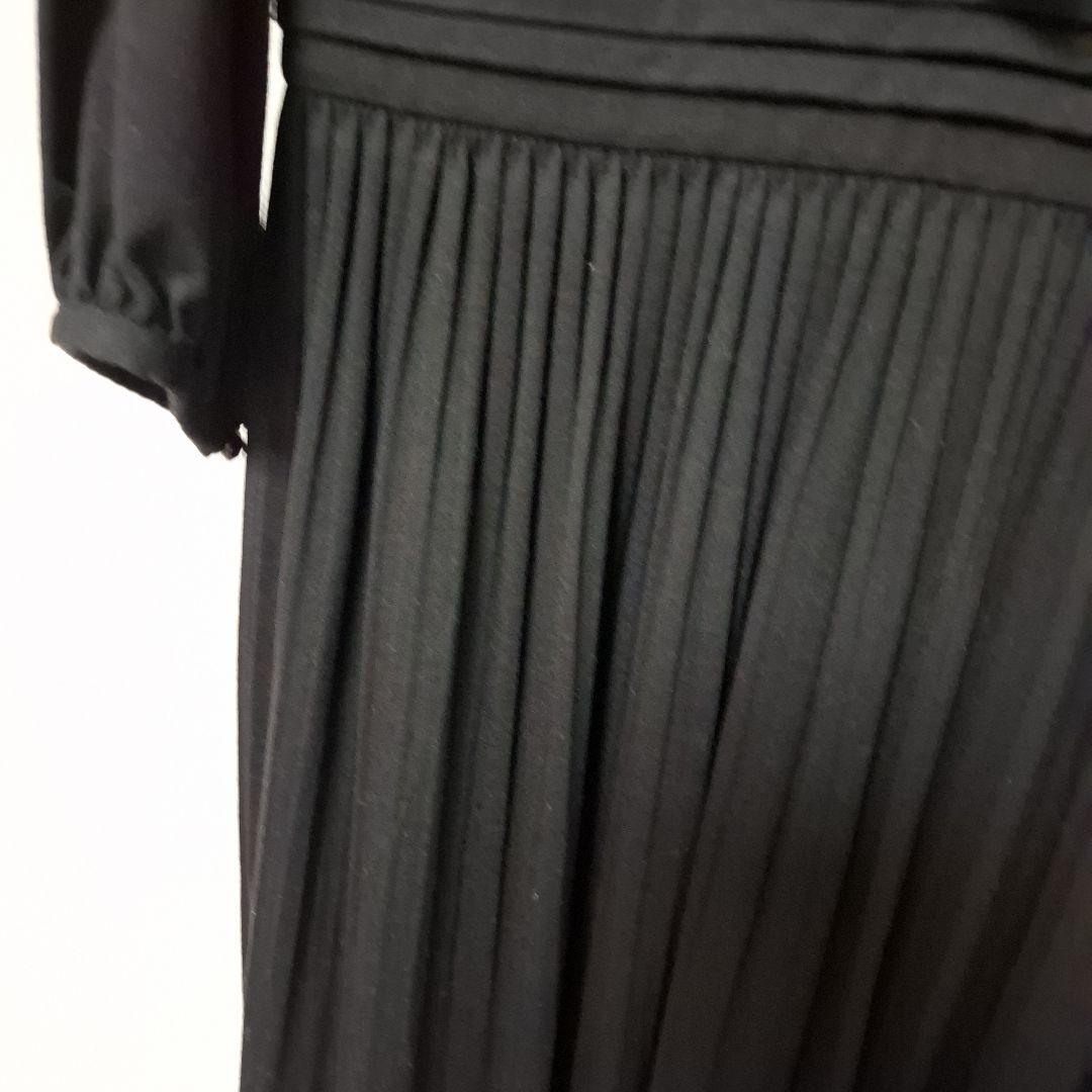 ハロッズ　黒のリボン付きプリーツワンピース